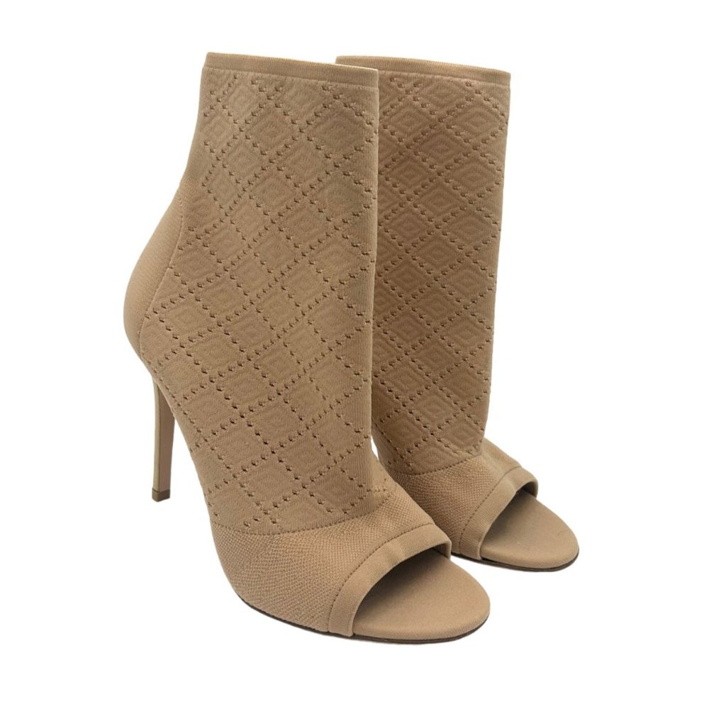 NWOB Gianvito Rossi Tan Quilted Knit Peep-Toe Heeled Booties